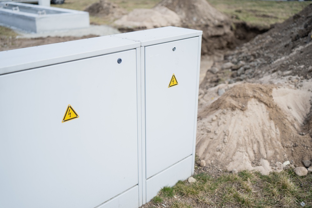 Sadales skapju montāža un elektroiekārtu pieslēgšana