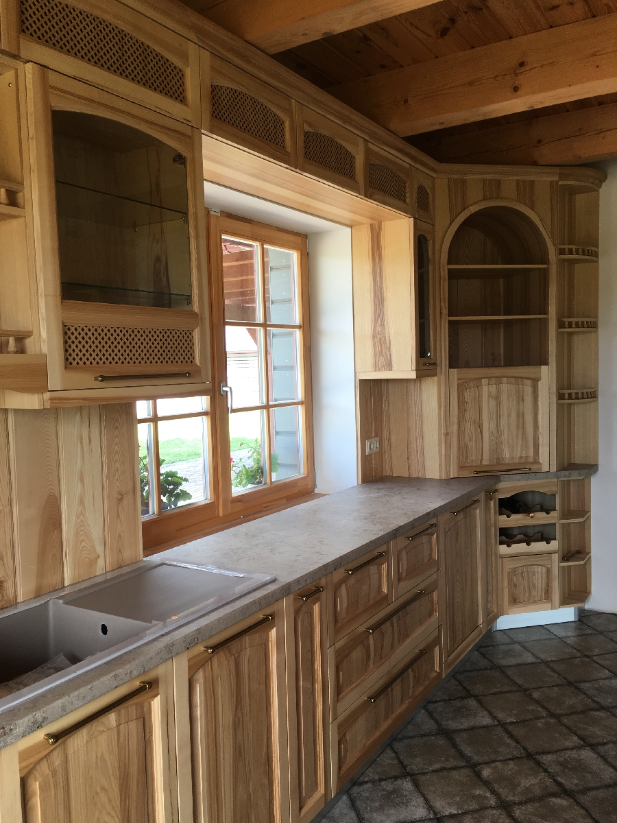 Oša koka virtuves iekārta