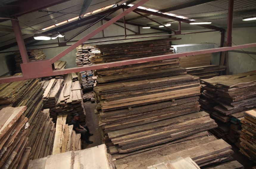 Neapzāģetu dēļu tirdzniecība