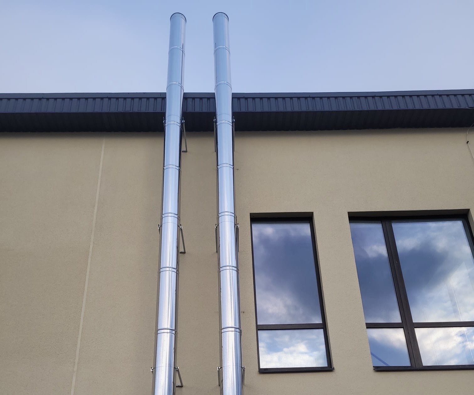 Dūmvadu montāža privātmājām ātri un profesionāli