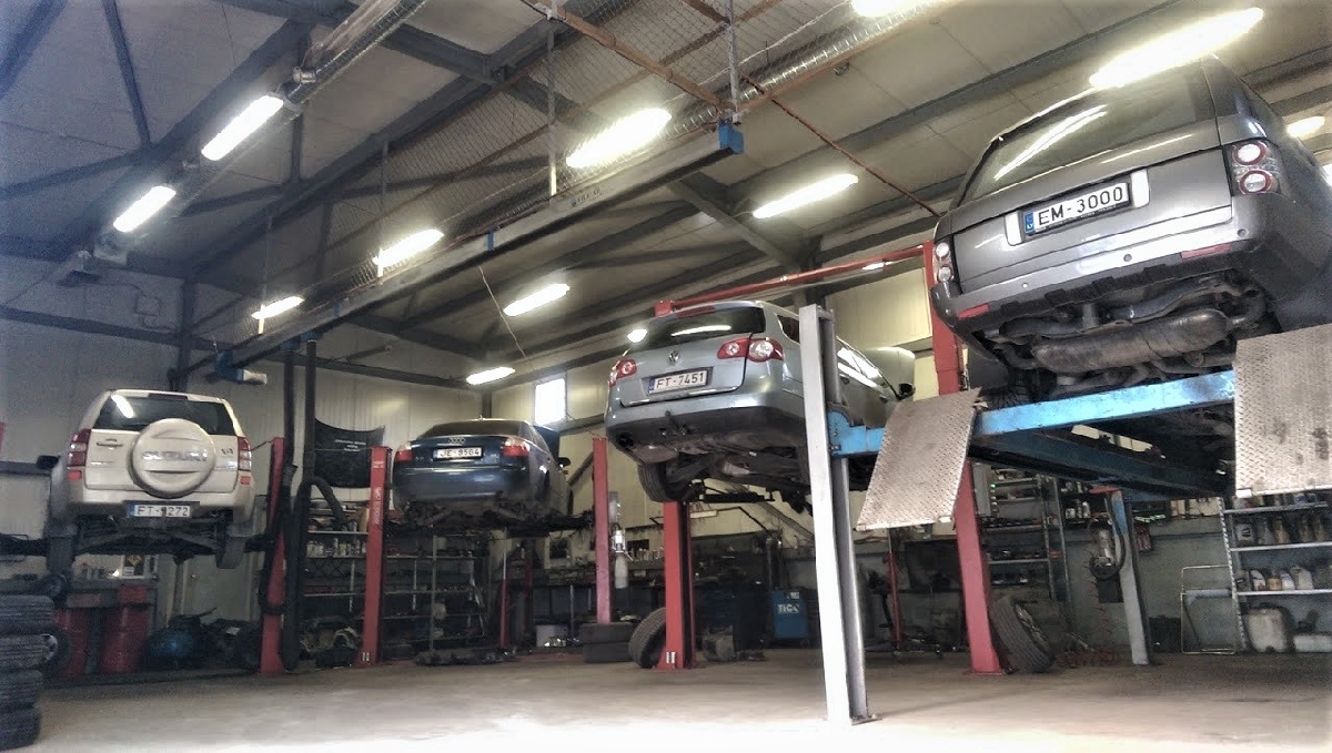 AMR Motors