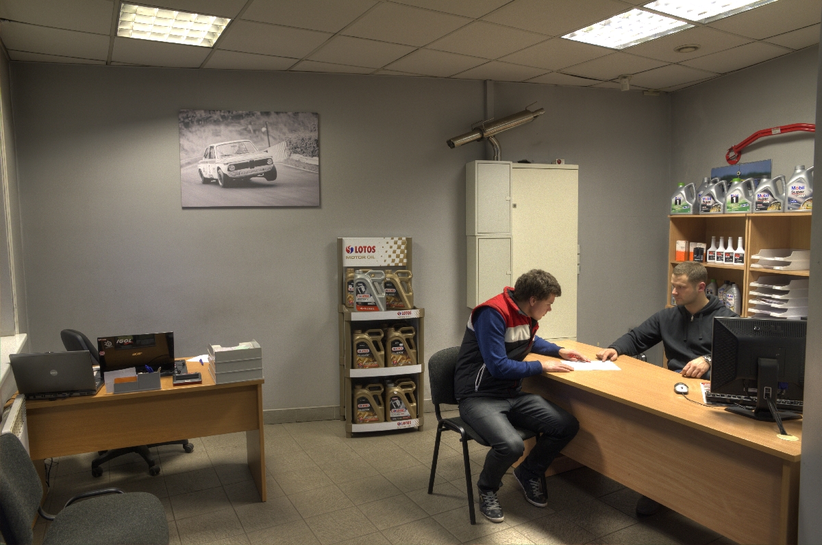 AMR Motors