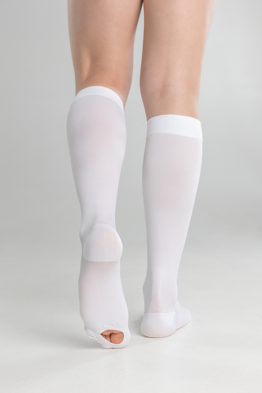 Profilaktiskās pretemboliju pusgarās zeķes ar kontroles caurumu zem pirkstiem