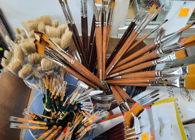 Kancelejas un biroja preces