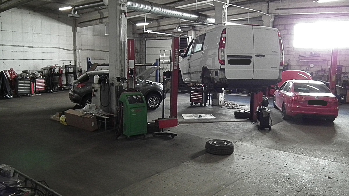 MIKROAUTOBUSU REMONTS PĻAVNIEKOS