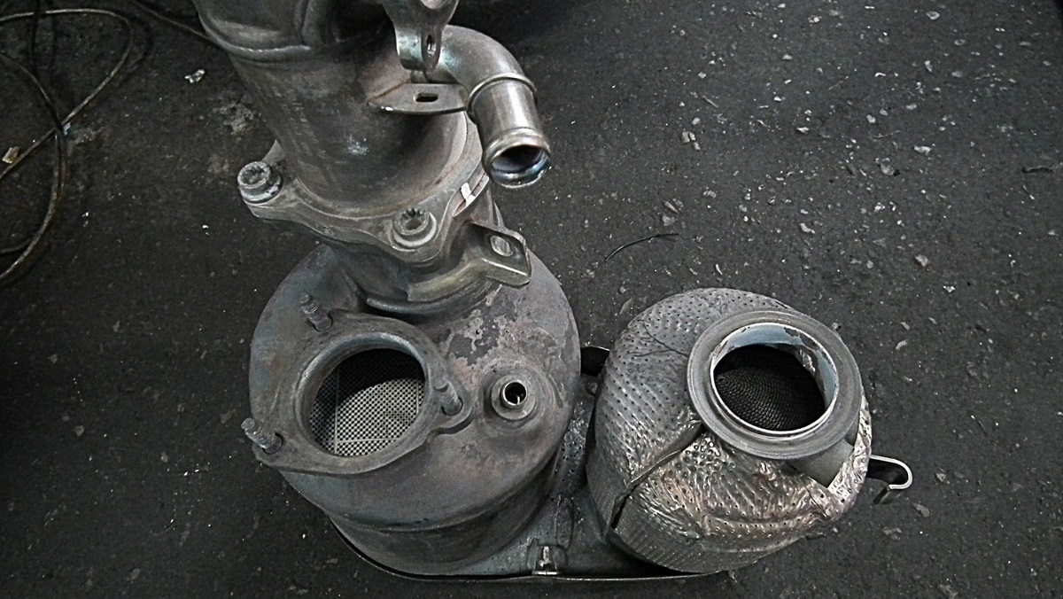 WV MOTORA GALVAS REMONTS PĻAVNIEKOS