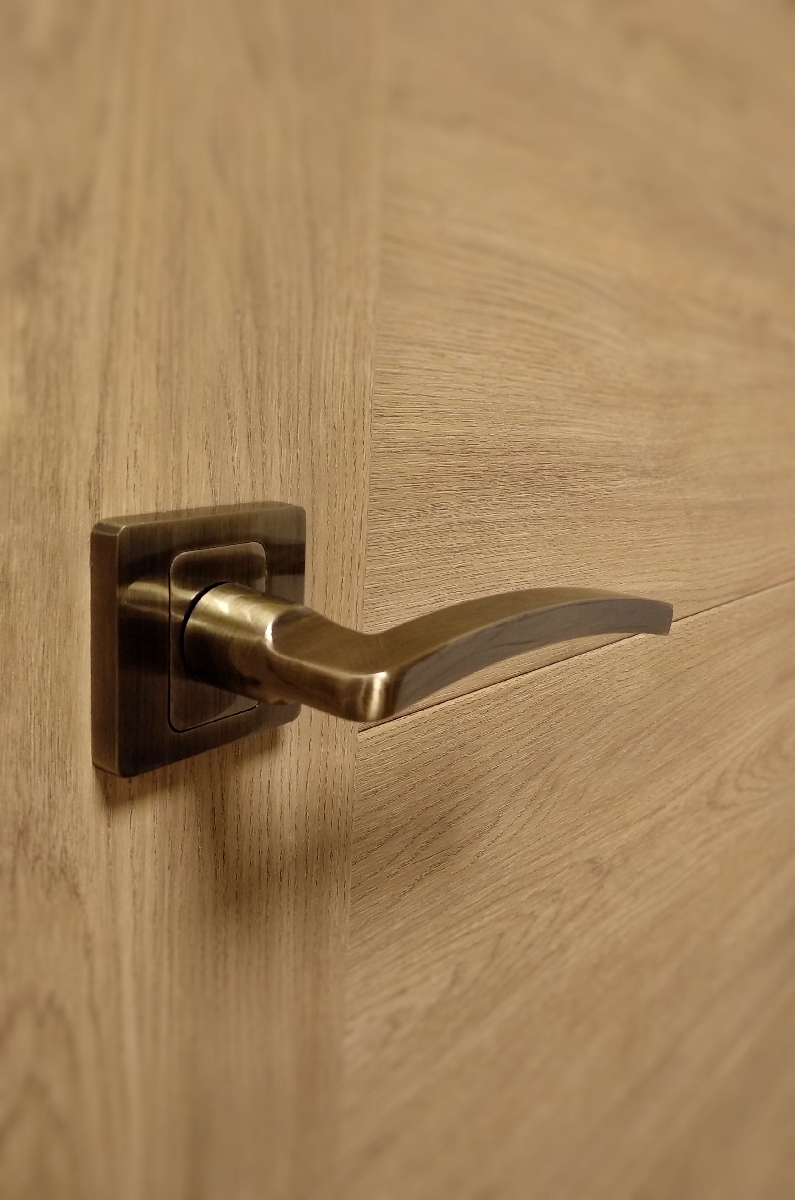 Durvju rokuris madera
