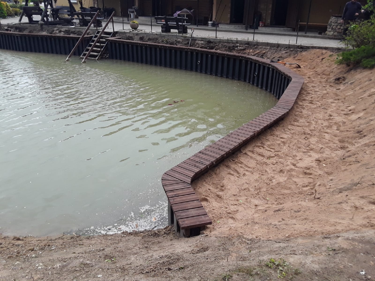 Ūdenstilpņu rakšana un krasta līnijas nostiprināšana