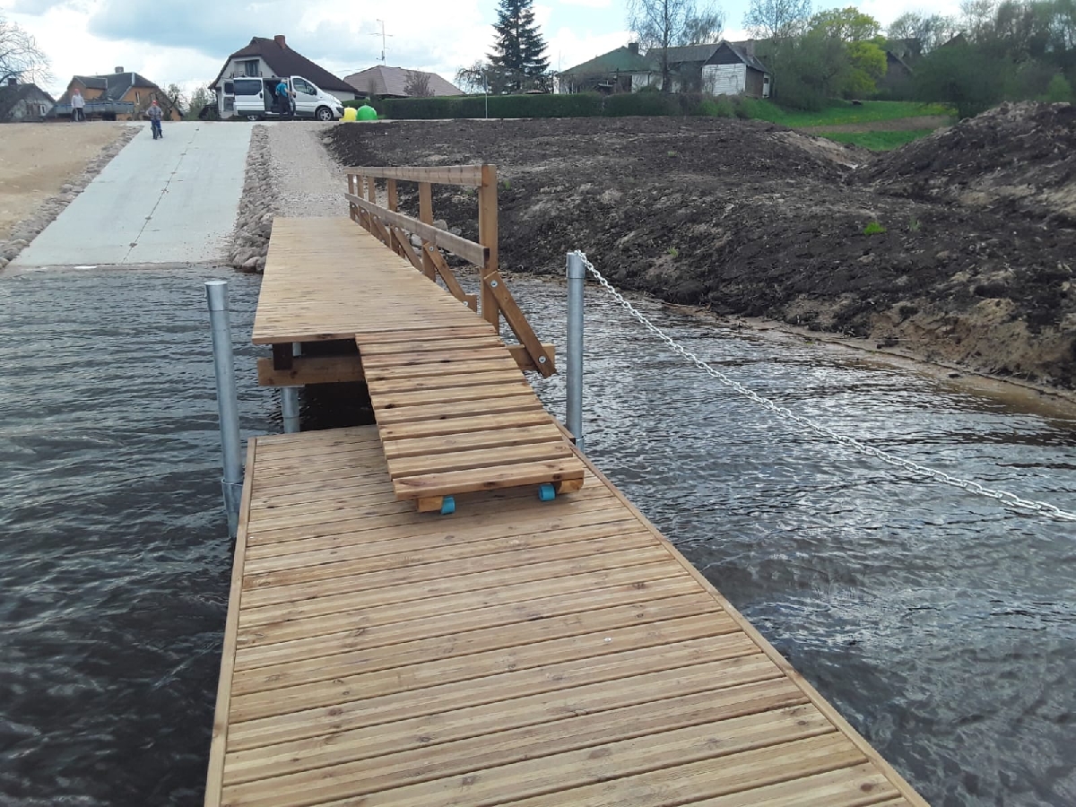 Ūdenstilpņu rakšana un krasta līnijas nostiprināšana