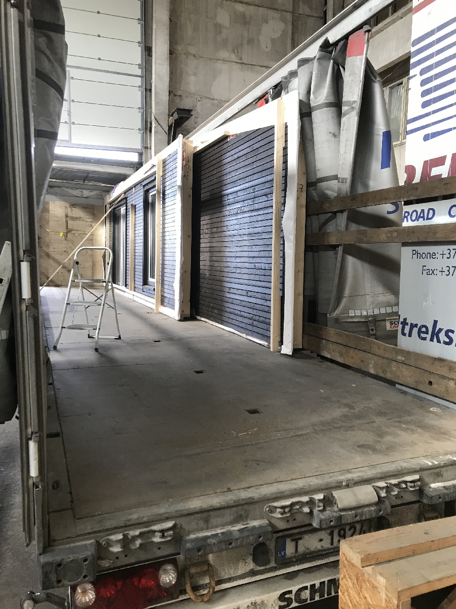 Karkasa māja transportēšana