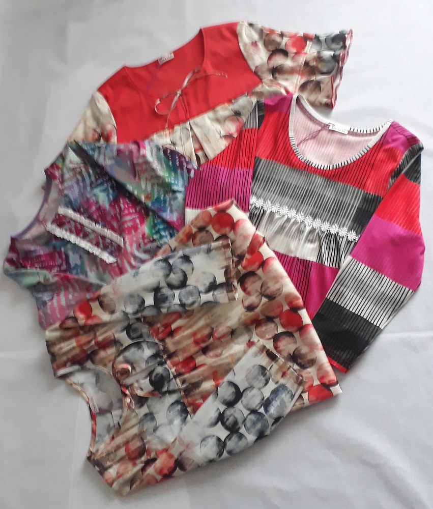 Kleita puķaina bez piedurknēm meitenei