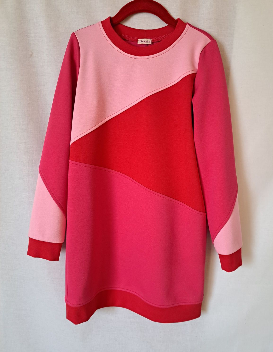 Apģērbi sievietēm