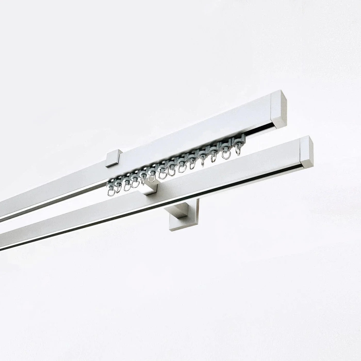 Aizkaru alumīnija karnīze