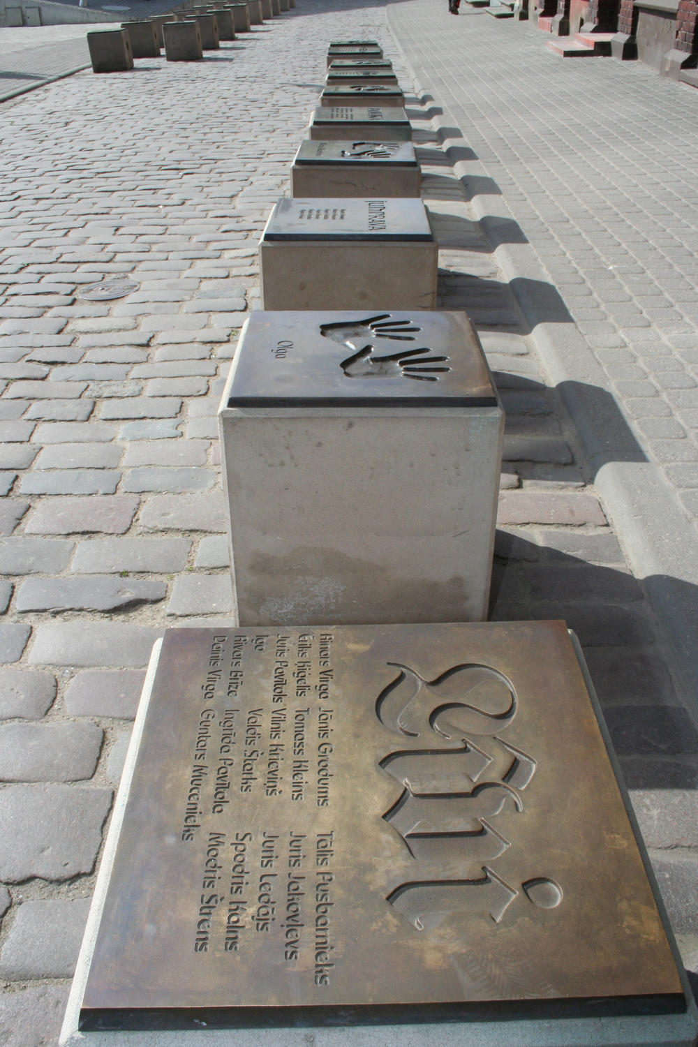 Inovāciju un radošās idejas attīstība, iedvesmojoties no sabiedrības un kultūras.