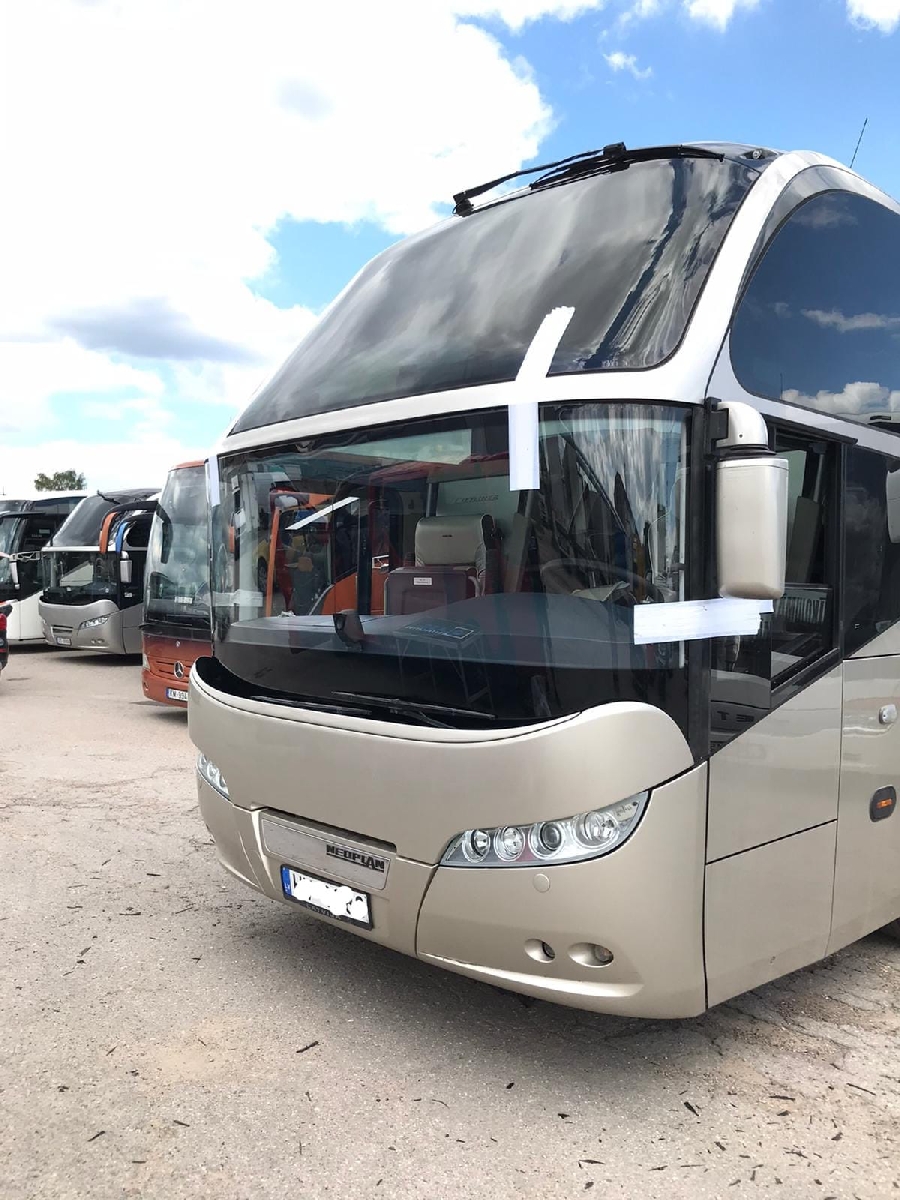 Autobusu stikli