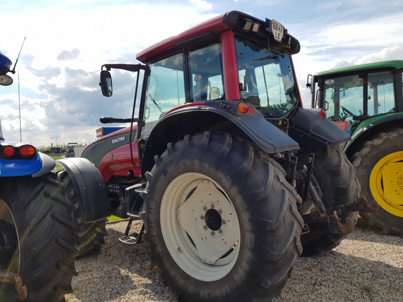 Valtra Lauksaimniecības tehnikas remonts serviss Saldū, Brocēnos