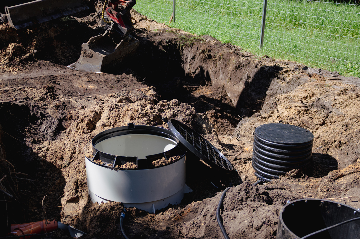 Bioloģiskās kanalizācijas tvertnes, septiķi, ūdens apgāde