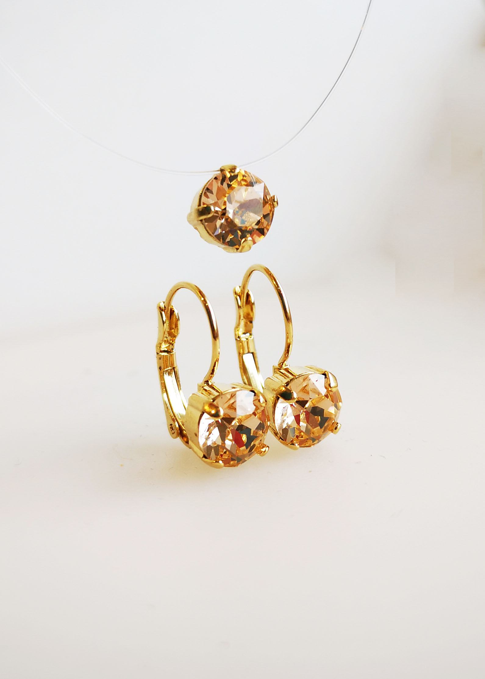 auskaru kaklarotas komplekts