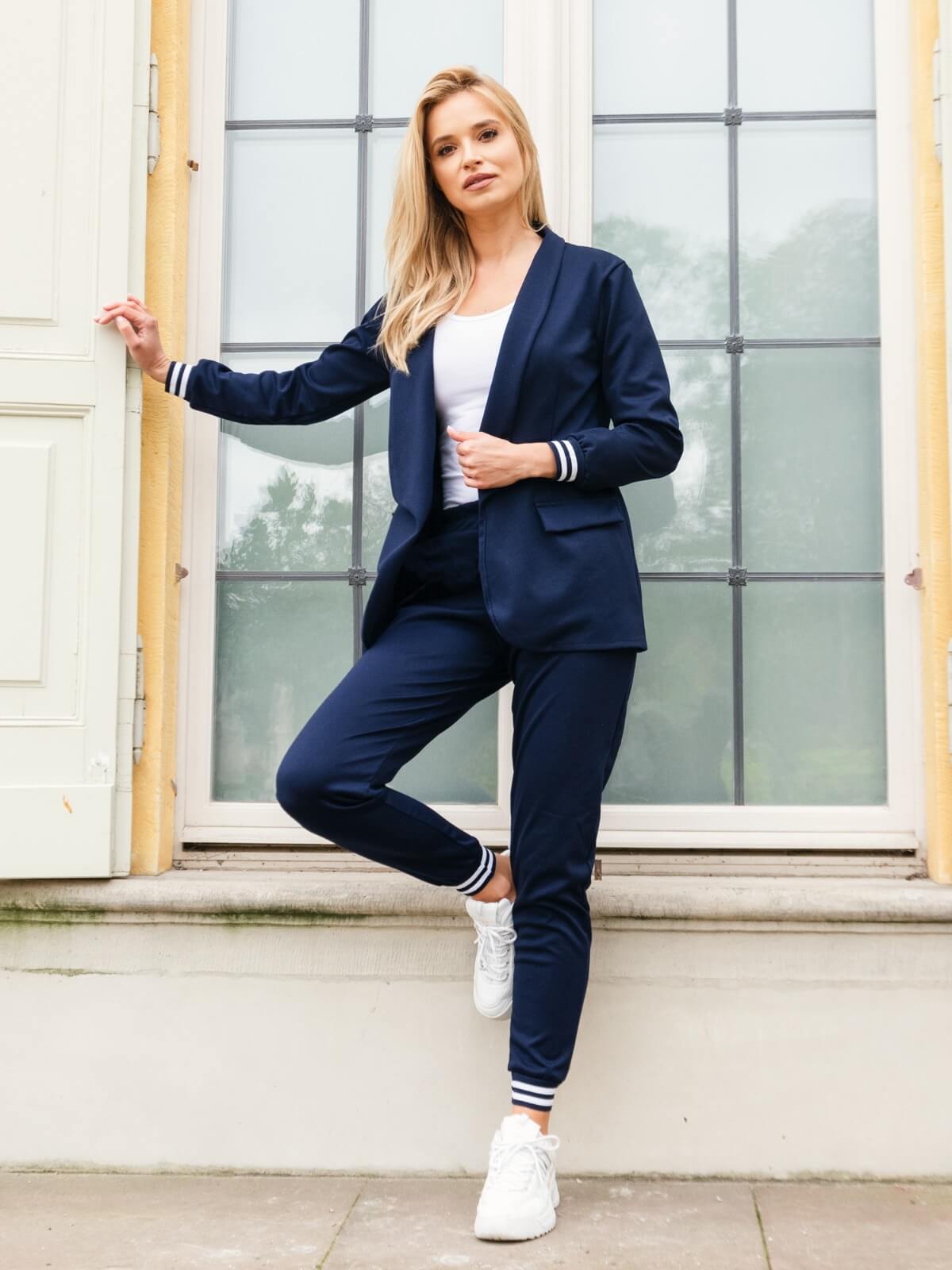 Ikdienas apģērbu komplekts.