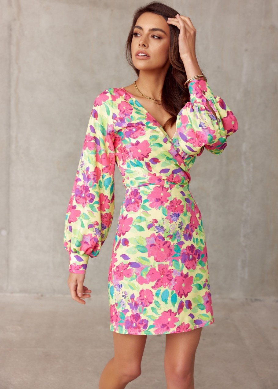 Puķaina mini kleita