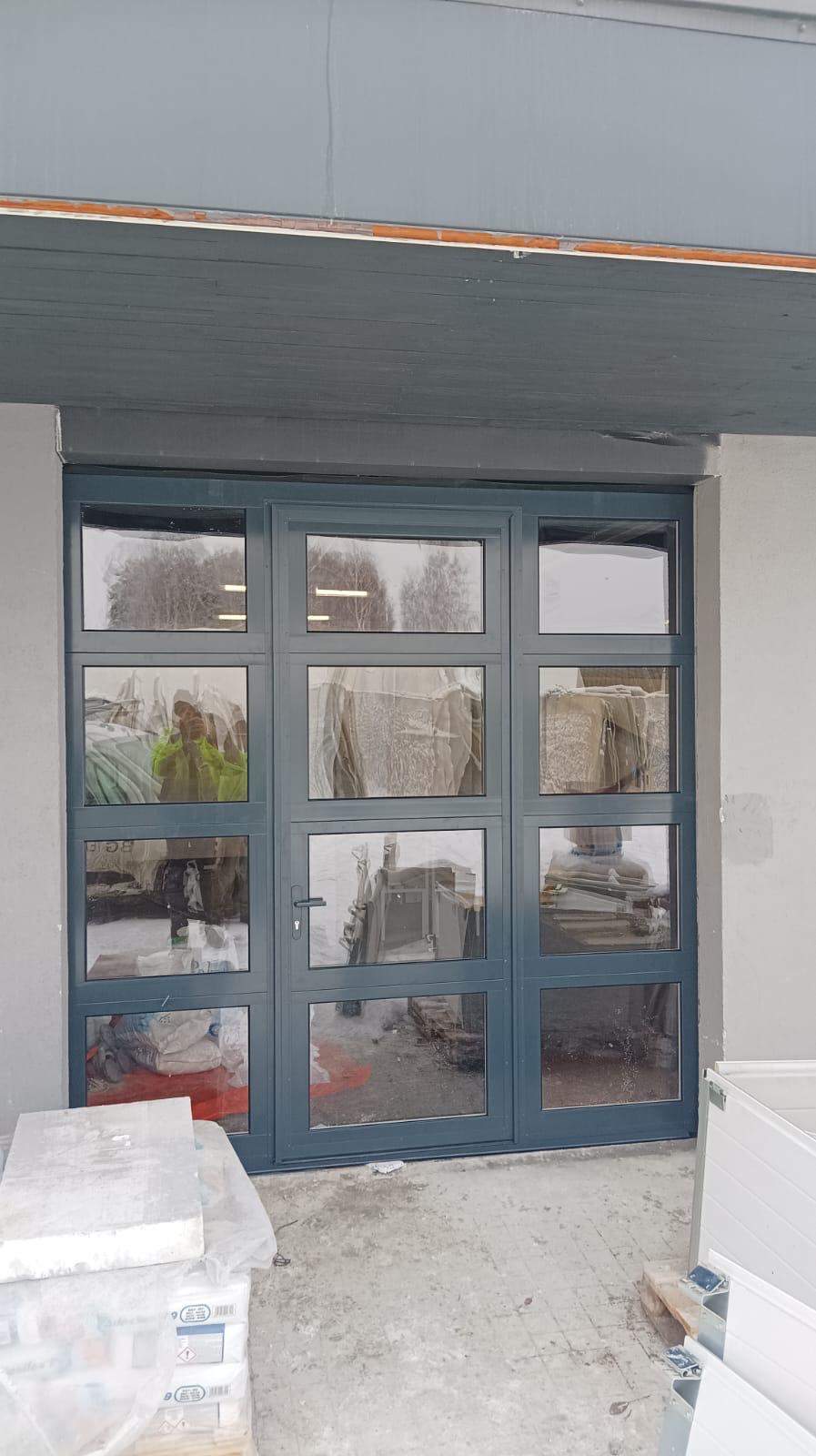 Pacelamie varti ar panoramas sekcijam