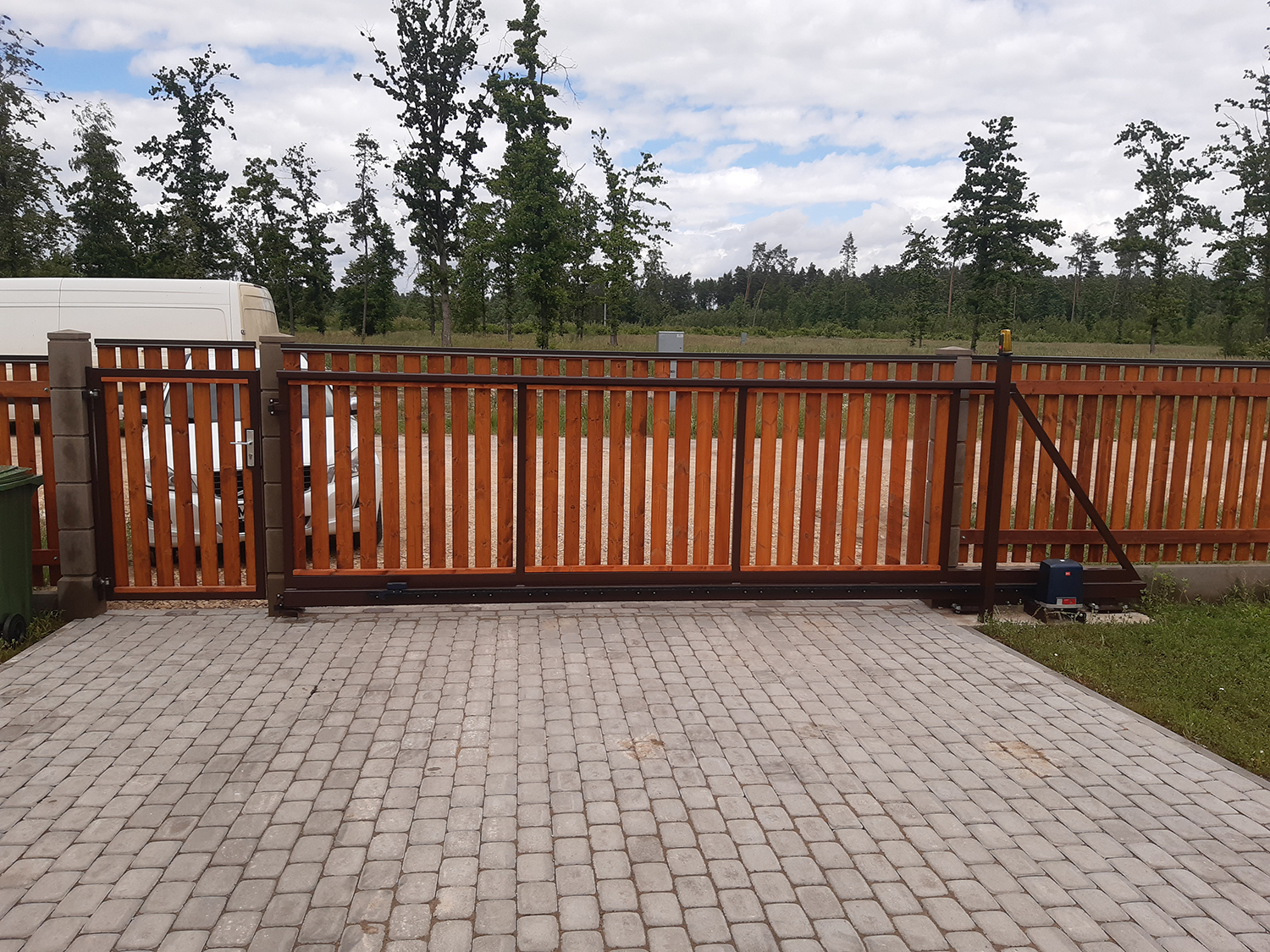 žogi privātmājām