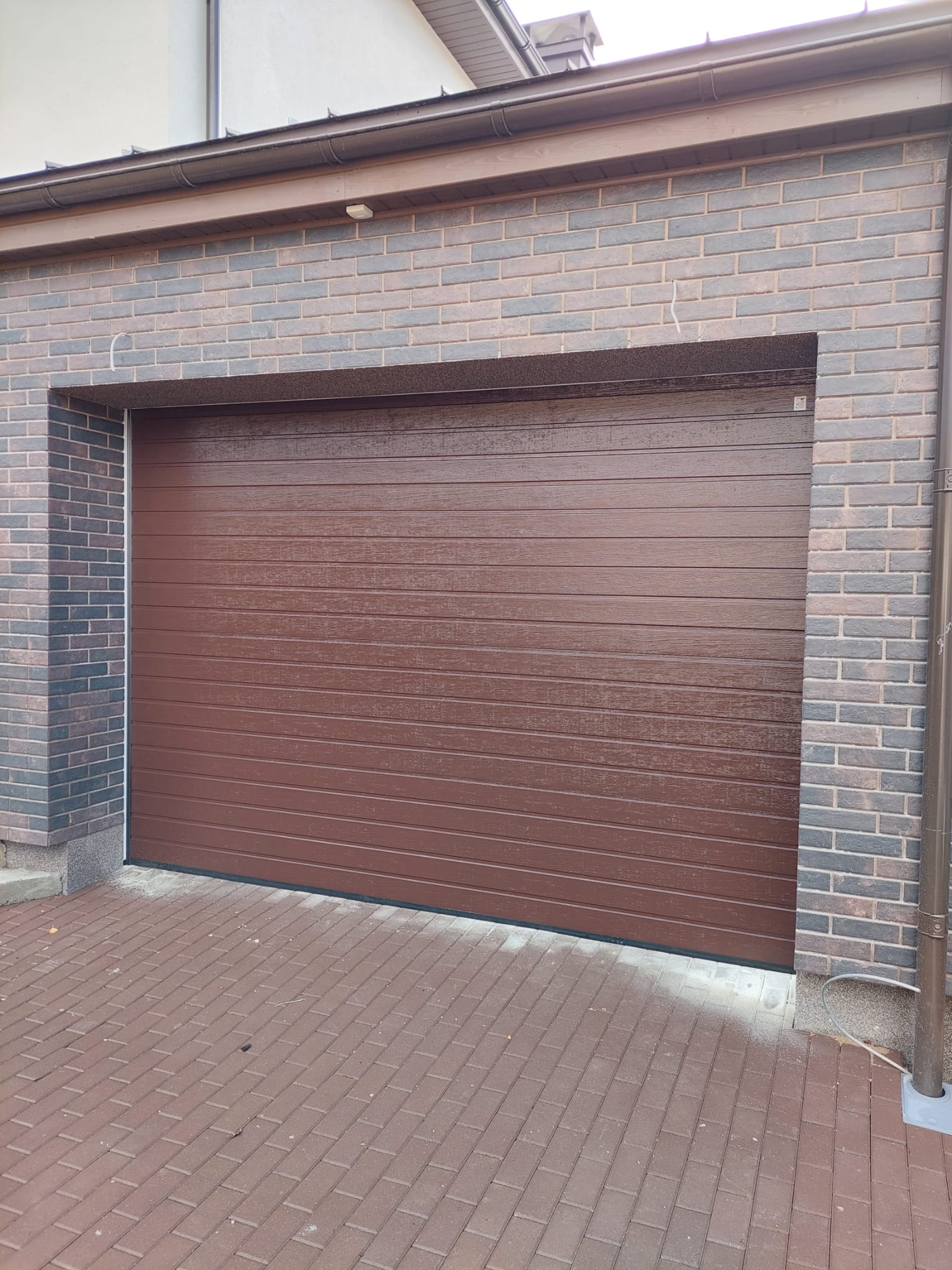 industriālie vārti