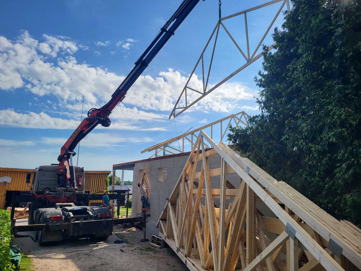 Koka kopnes montāžas process