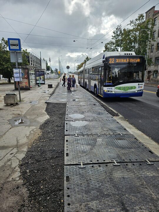 Pagaidu ceļa plāksnes