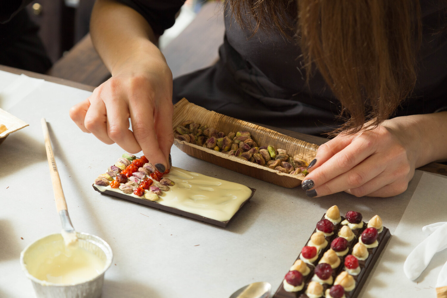 Šokolādes tāfelītes dekorēšana