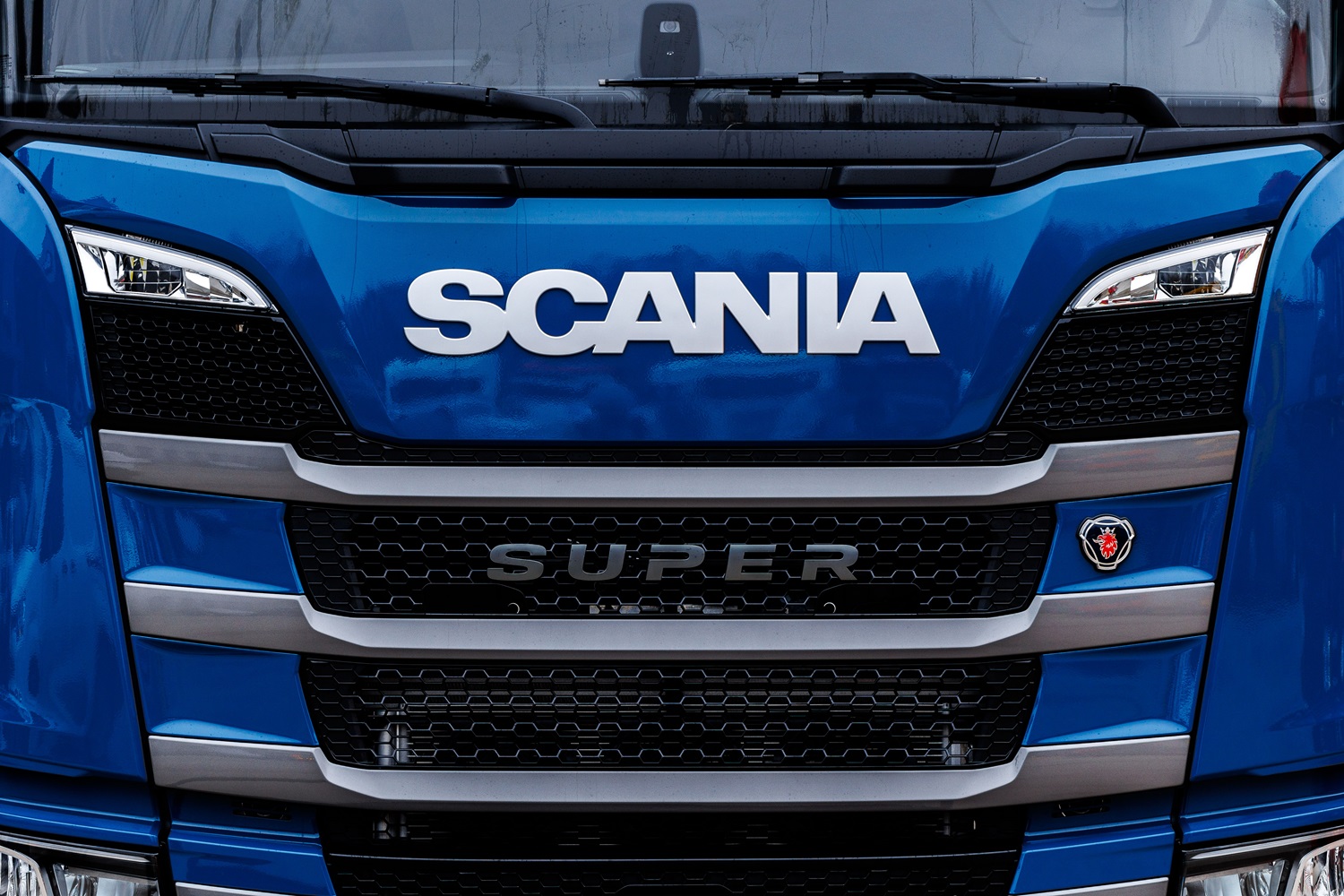 Pilno un bīstamo kravu pārvadājumi