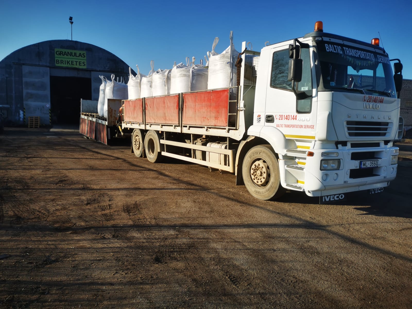 Granulu transportēšana