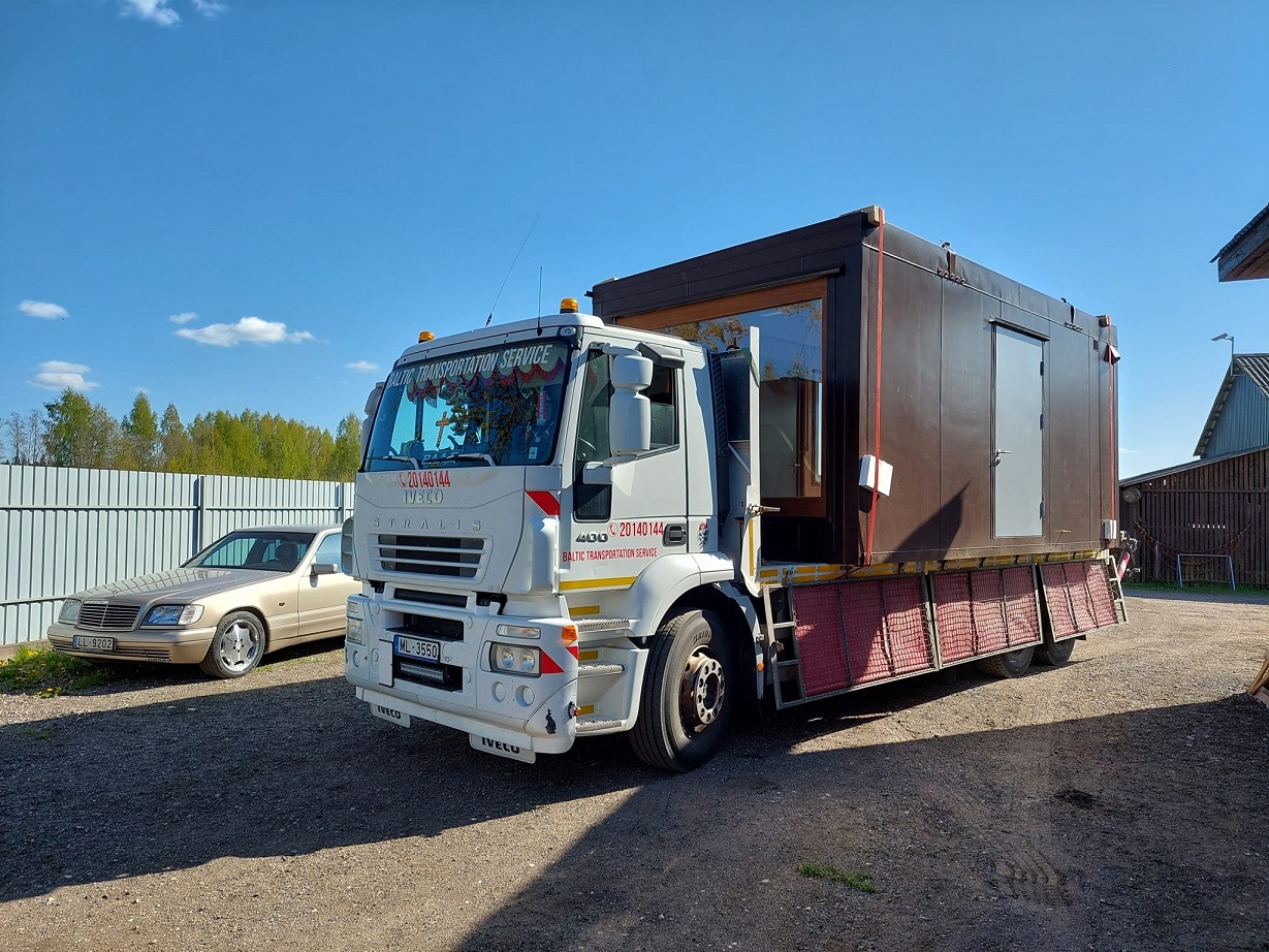 Celtniecības tehnikas un iekārtu transportēšana