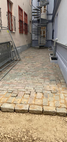 Bruģakmens ieklāšana Ventspilī