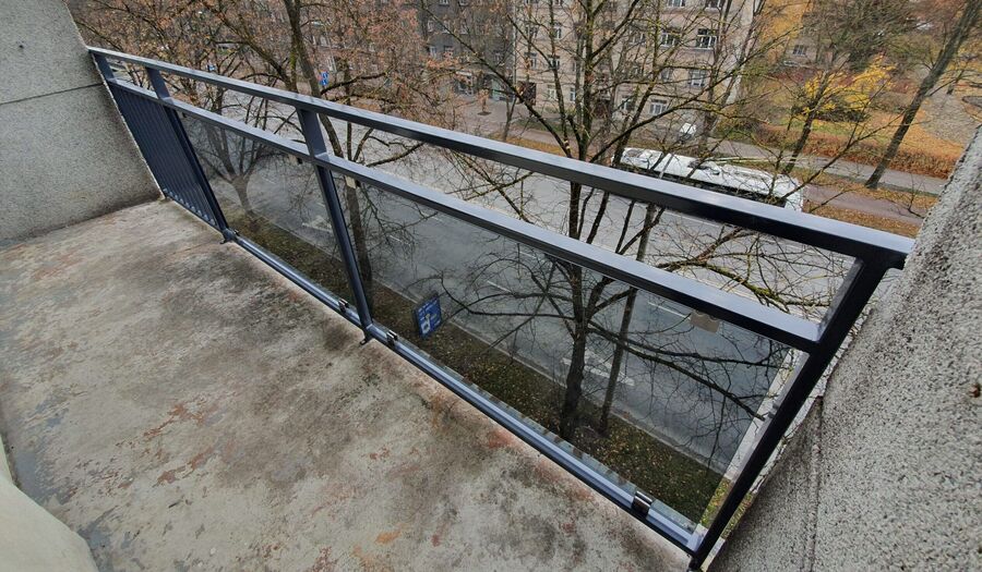 Balkona margu izgatavošana un uzstādīšana
