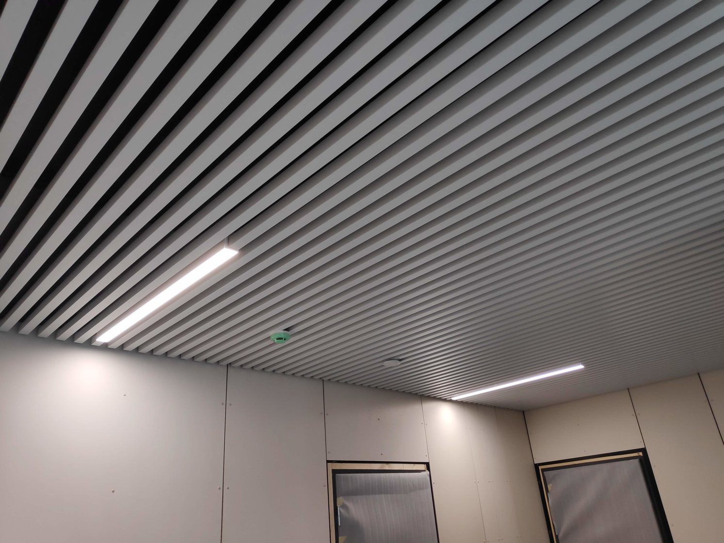 Piekaramo griestu montāža