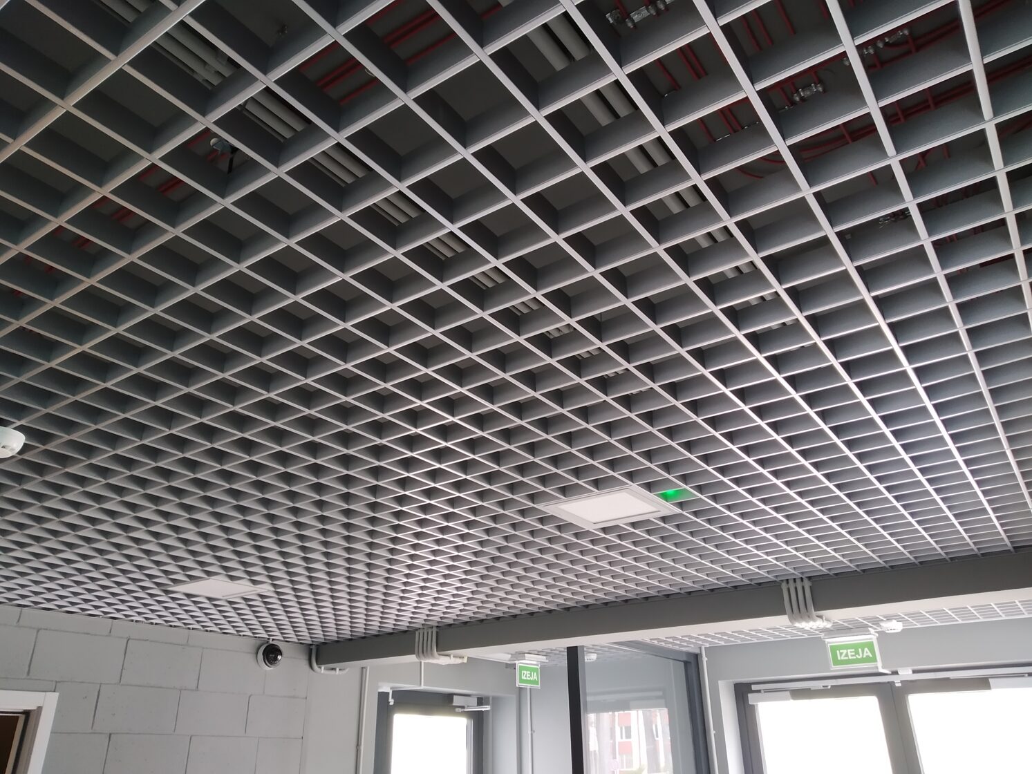 Piekaramo griestu montāža