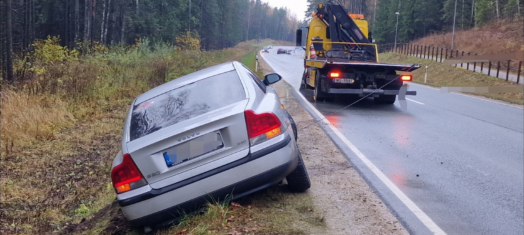 Rīgas Autoevakuators piedāvā ātru un drošu evakuāciju, paceļot automašīnas, kas apstājušās vai nokļuvušas ārpus ceļa.