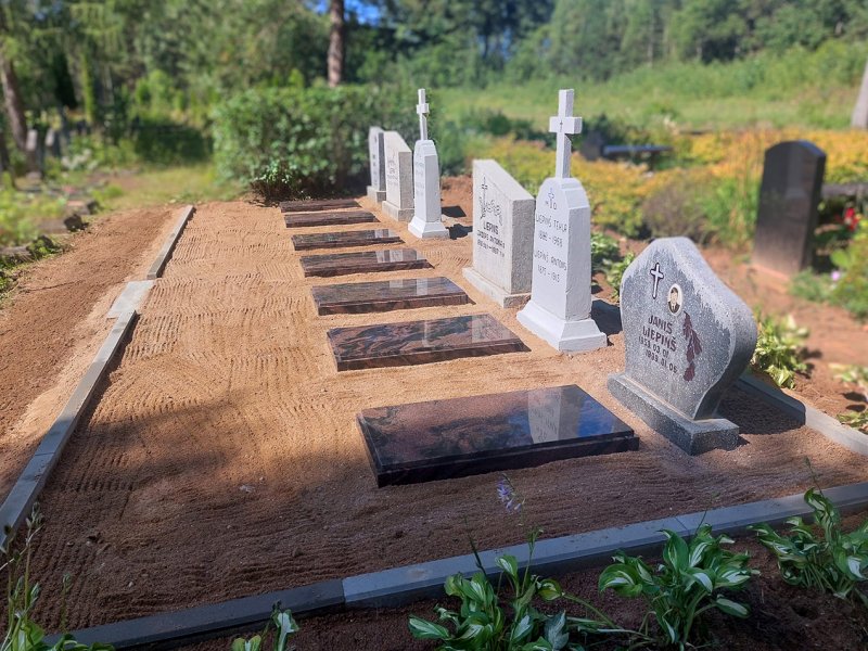 Kapsēta ar kapakmeņiem