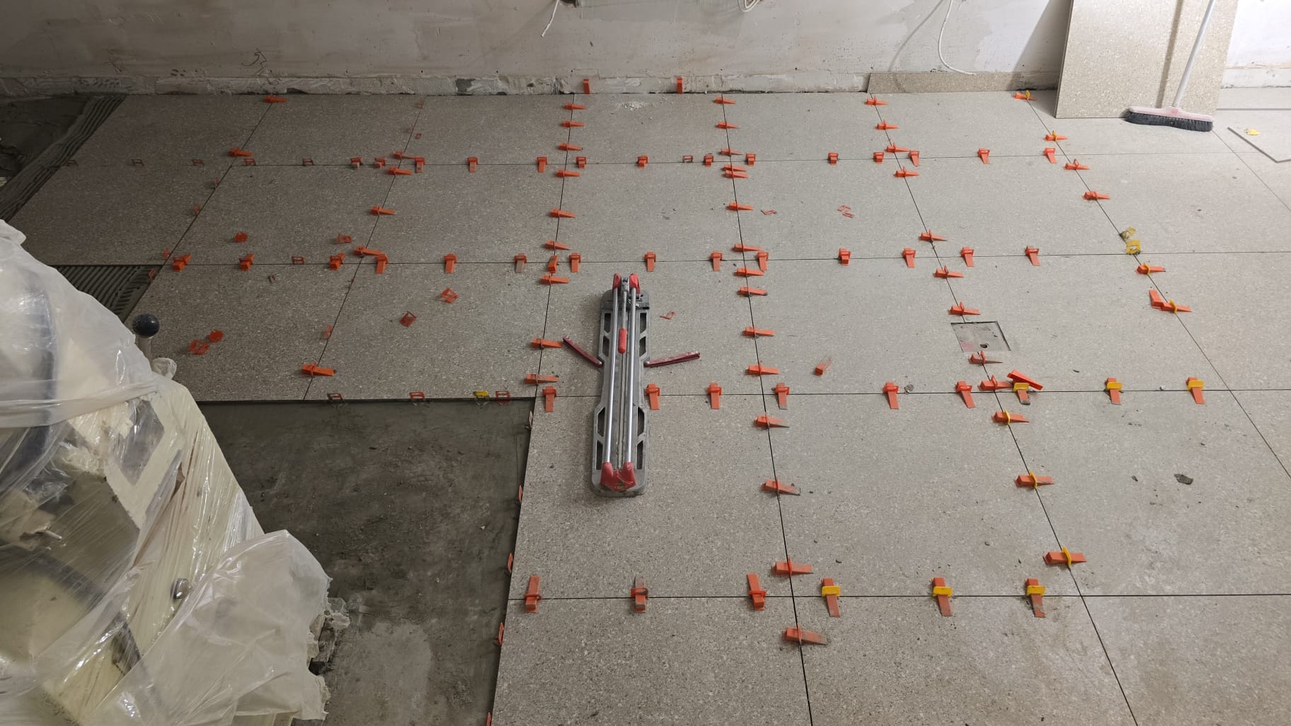 HOUSEDEXTER, SIA, darbi