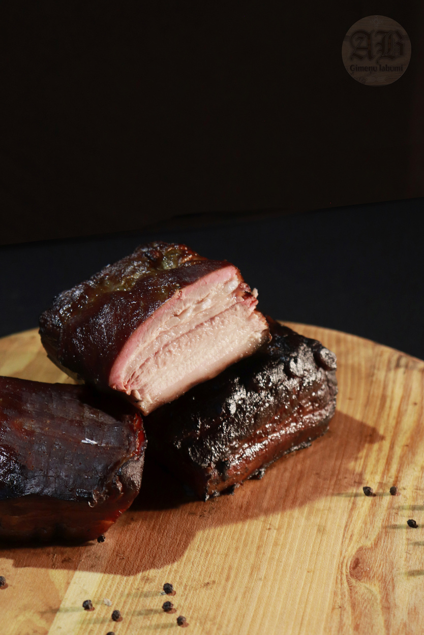 Cūkgaļas krūtiņa