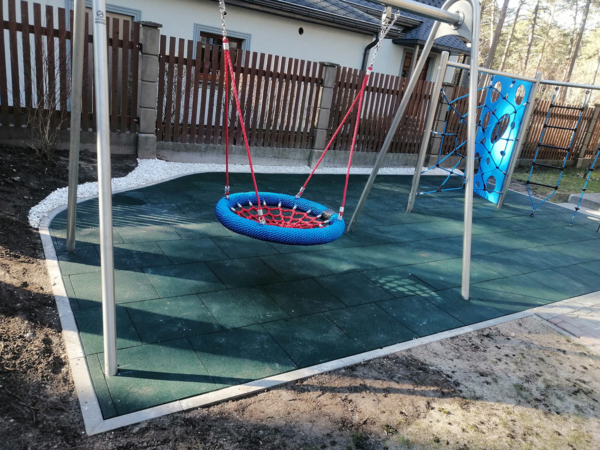 bērnu rotaļlaukumu izveide