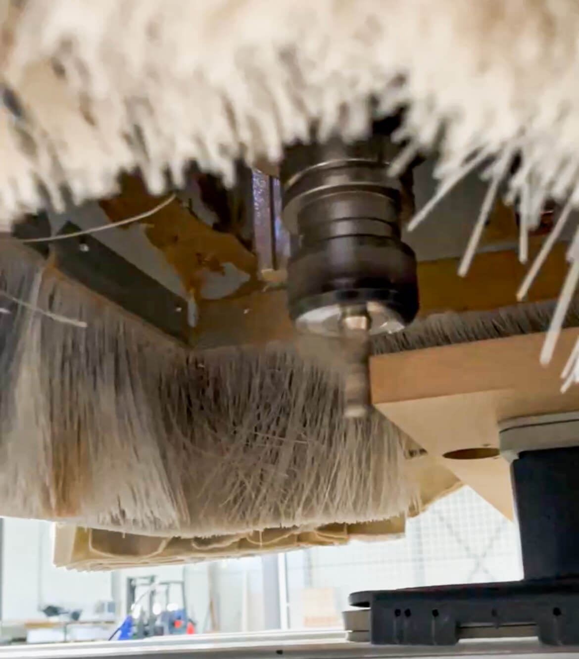 Mēbeļu furnitūra un sagataves