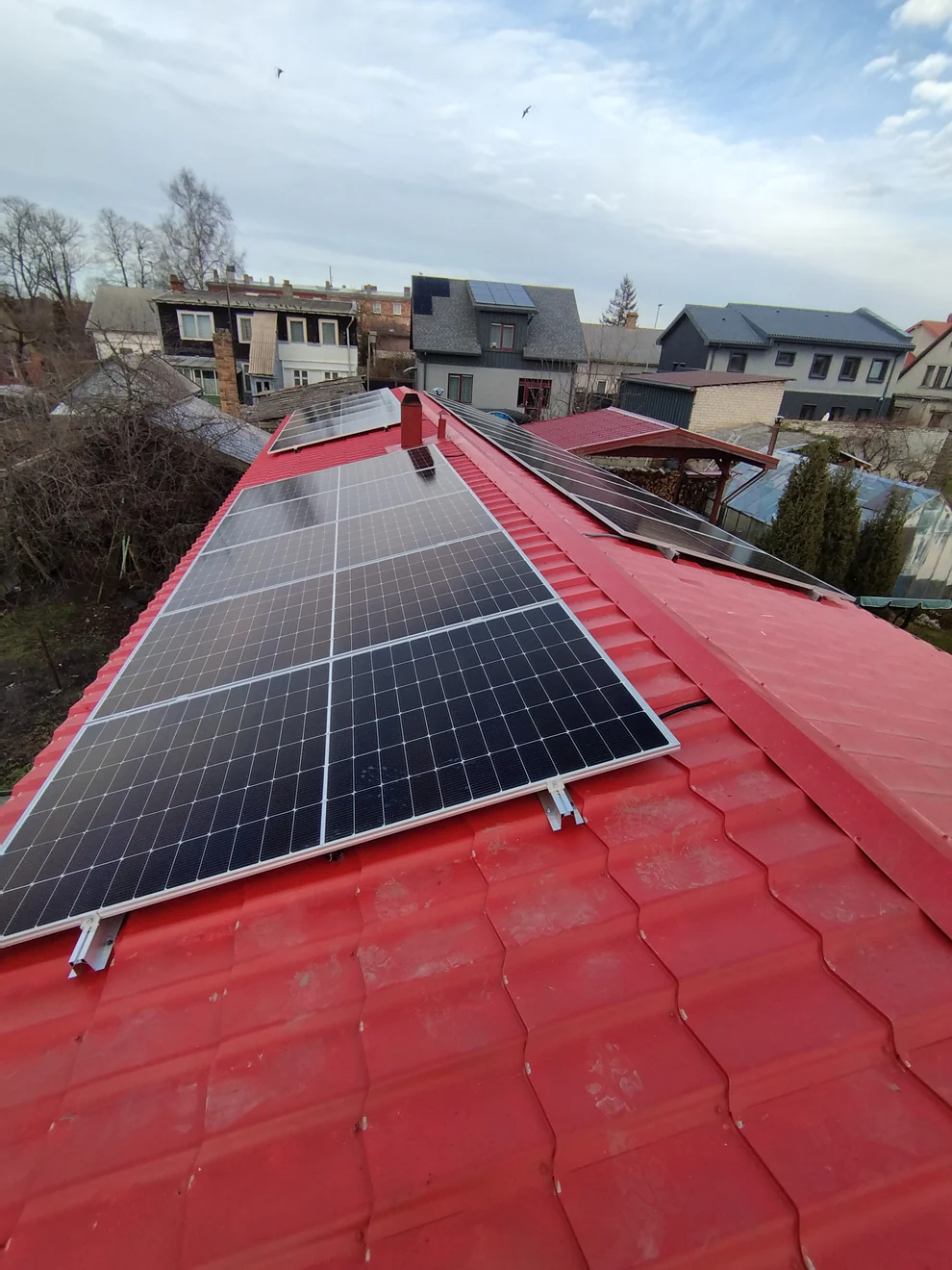 Saules elektrostacijas montāža dzīvojamā rajonā