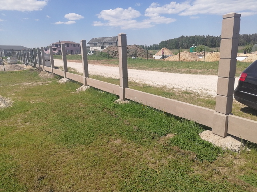 Betona stabu uzstādīšana