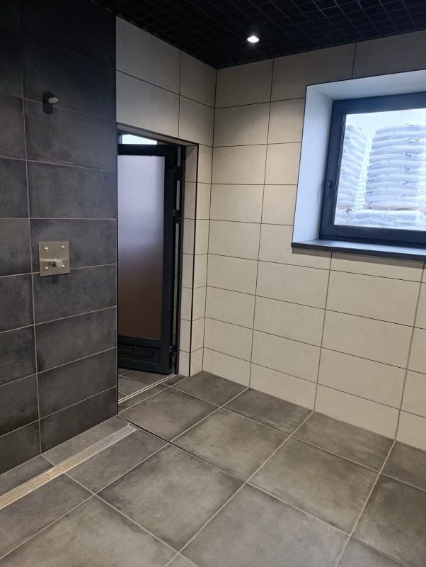Industriālo telpu flīzēšana