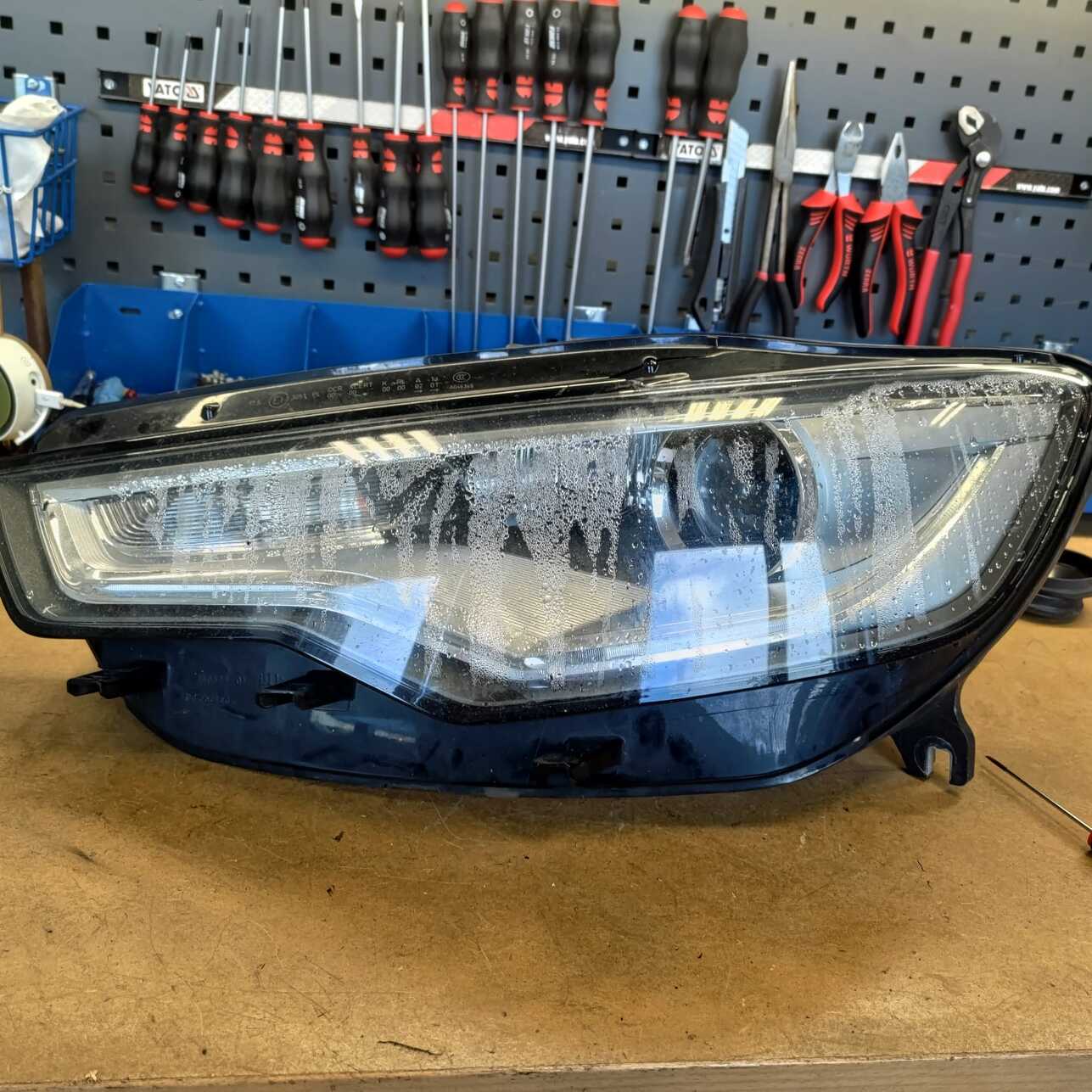 Lukturu svīšanas novēršana