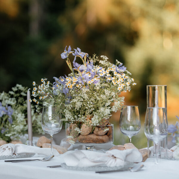 Kāzu galda dekorācijas