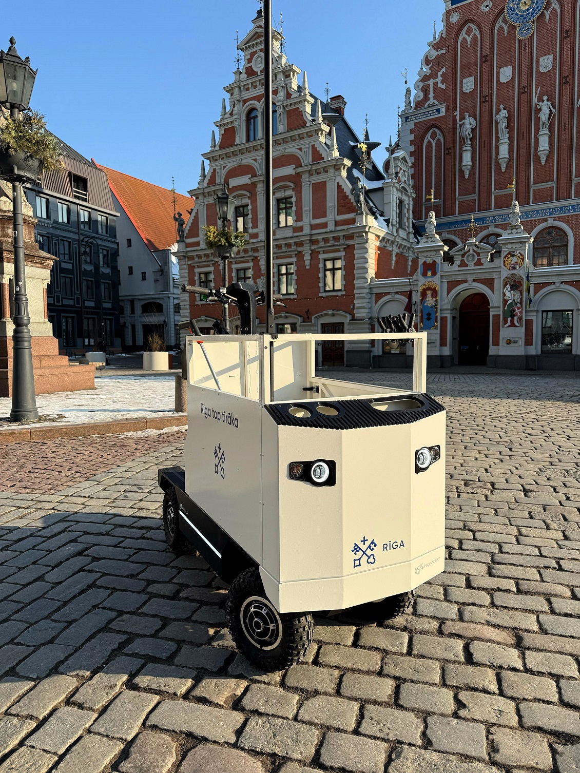 Apsaimniekošanas pakalpojumu sniedzējiem