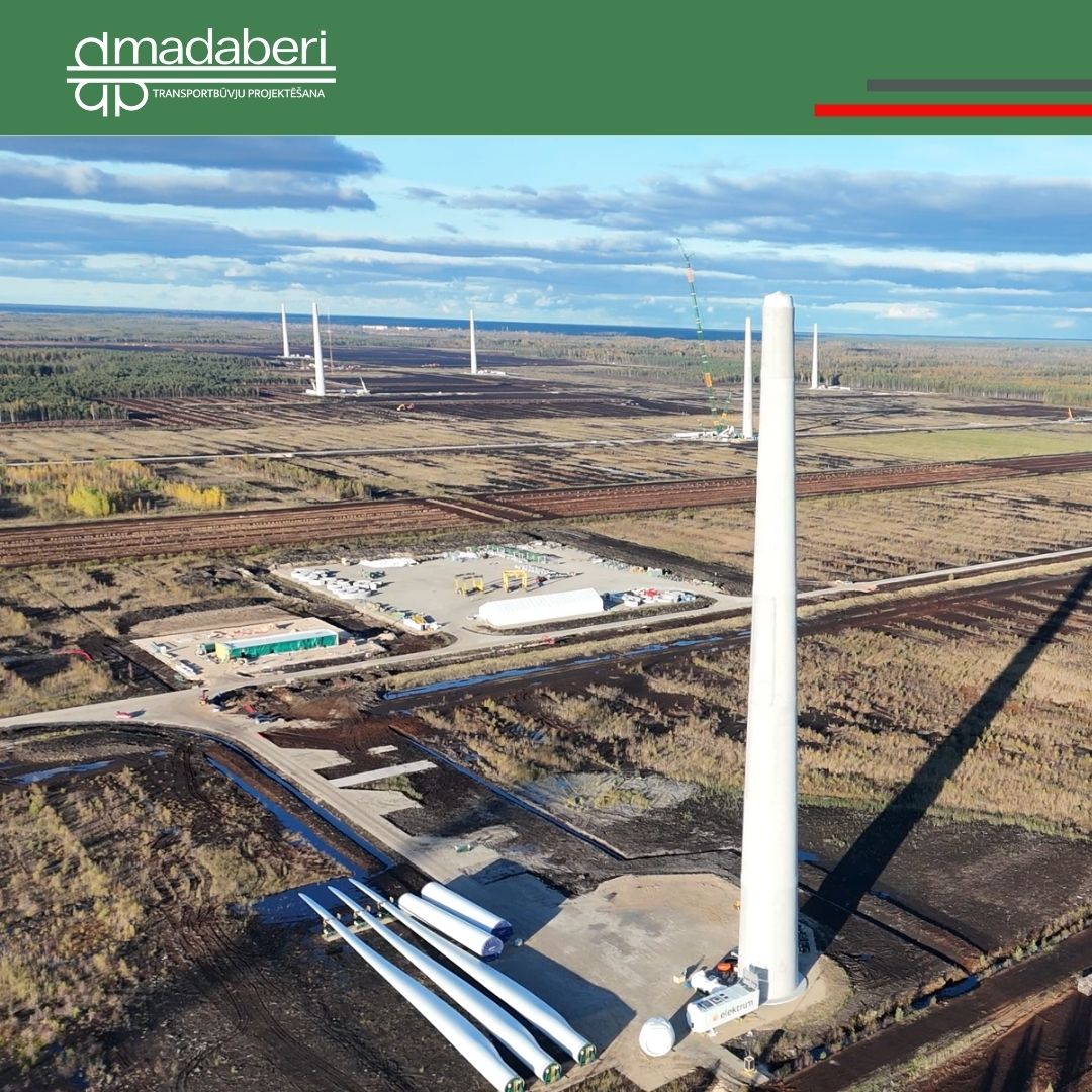 Turpinās vēja turbīnu uzstādīšana. Madaberi nodrošina augstākās kvalitātes darbus un infrastruktūras risinājumus zaļās enerģijas attīstībā.